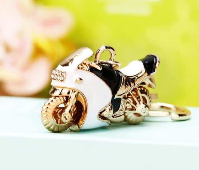 rhinestone car key chain, view 32 - MRSLM