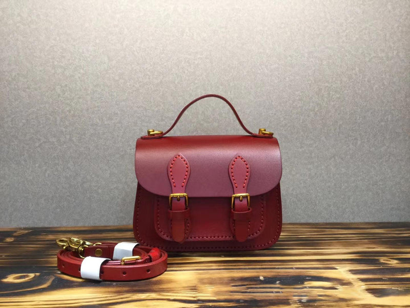 Vintage cowhide messenger bag, view 10 - MRSLM