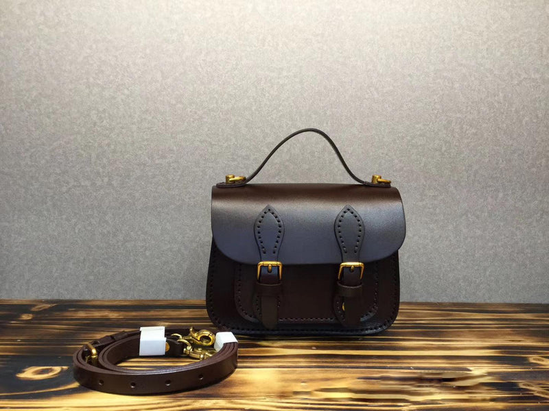 Vintage cowhide messenger bag, view 15 - MRSLM
