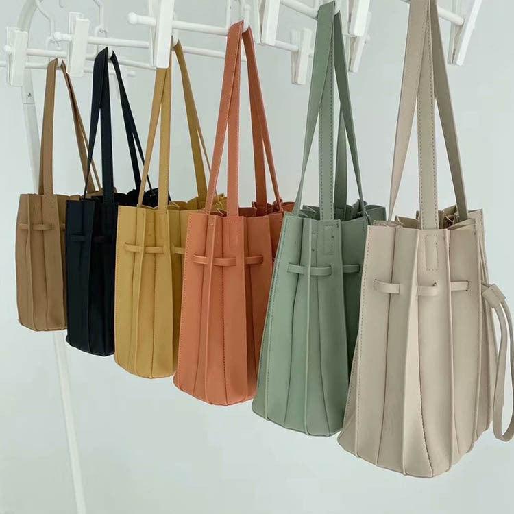 Pleated folding bucket bag, view 4 - MRSLM